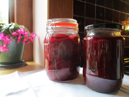 homemade beetroot pickles